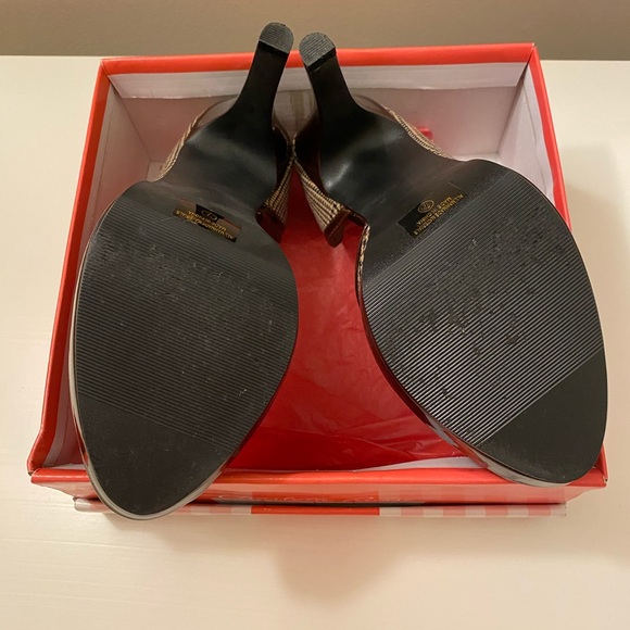 Charlotte Russe Open Toe Pump - Picture 3 of 3